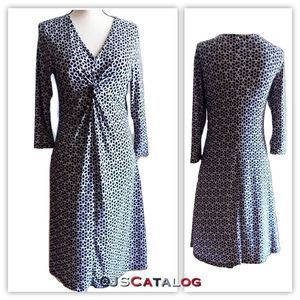 🎉HP🎉 B & W Patterned Front Knot Midi Dress - M